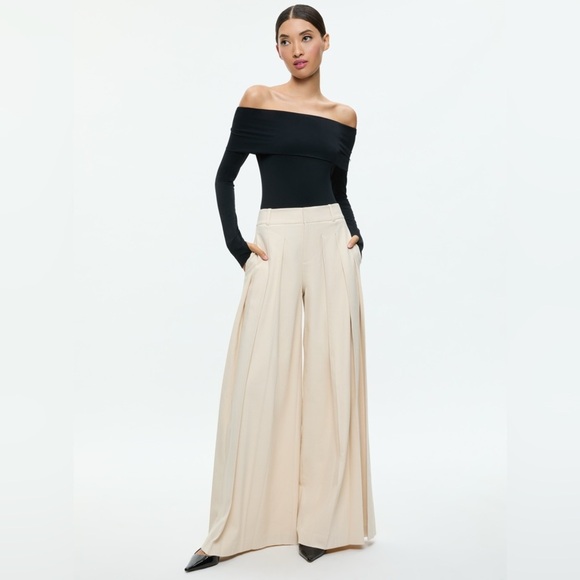 NWT Alice + Olivia Elia Off The Shoulder Foldover Bodysuit Blouse Top Size L - Picture 4 of 15